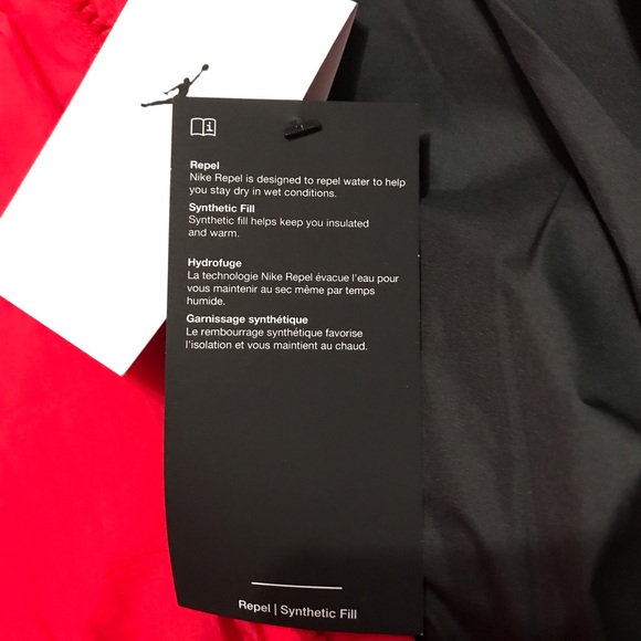 Jumpman Retro Men's Red Puffer Jacket🔥 - Picture 12 of 13